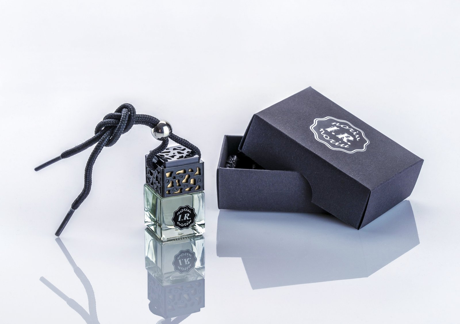 „Noriu ir noriu” Kvapai automobiliui kabinami