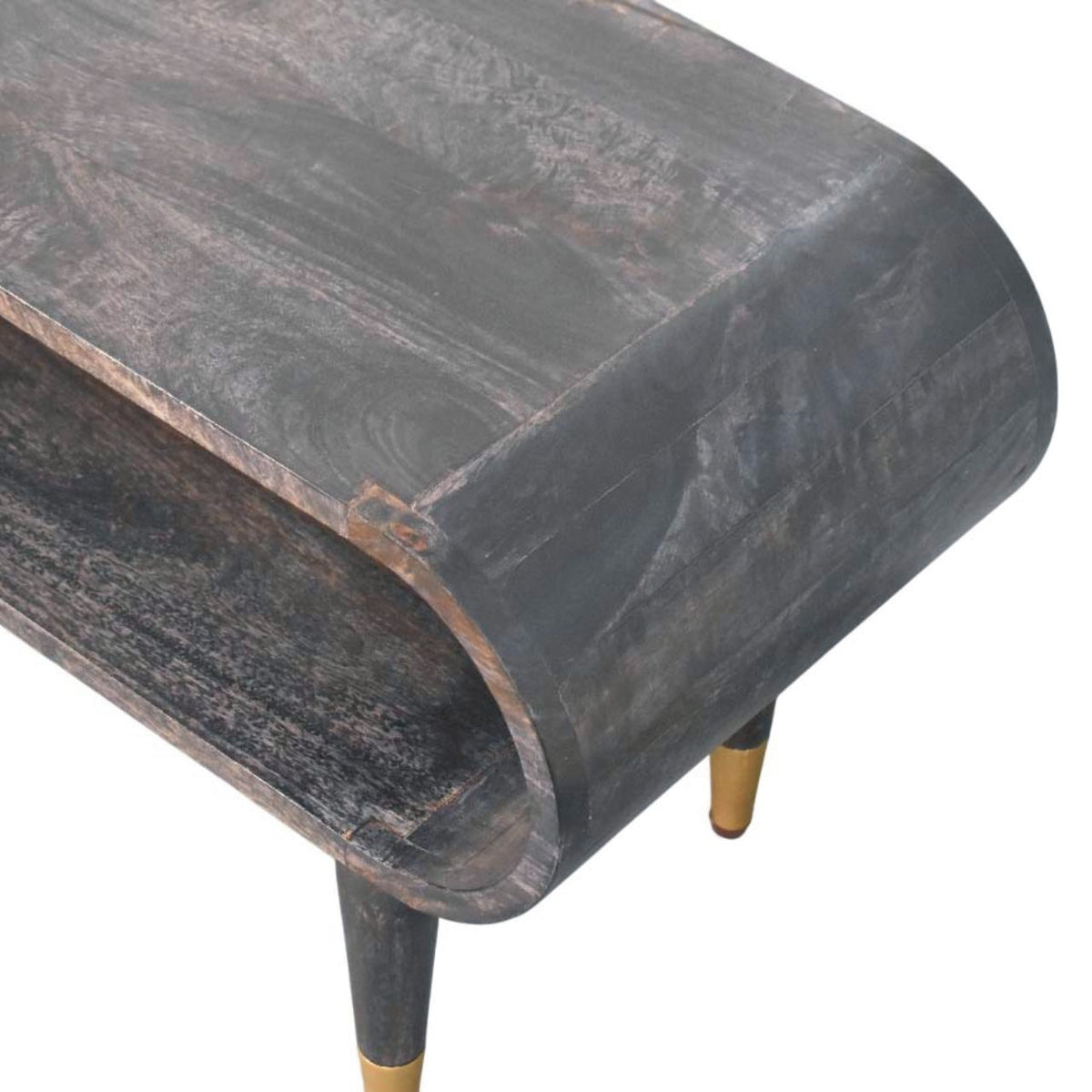 Lenktų kraštų TV spintelė su žalvario spalvos akcentais