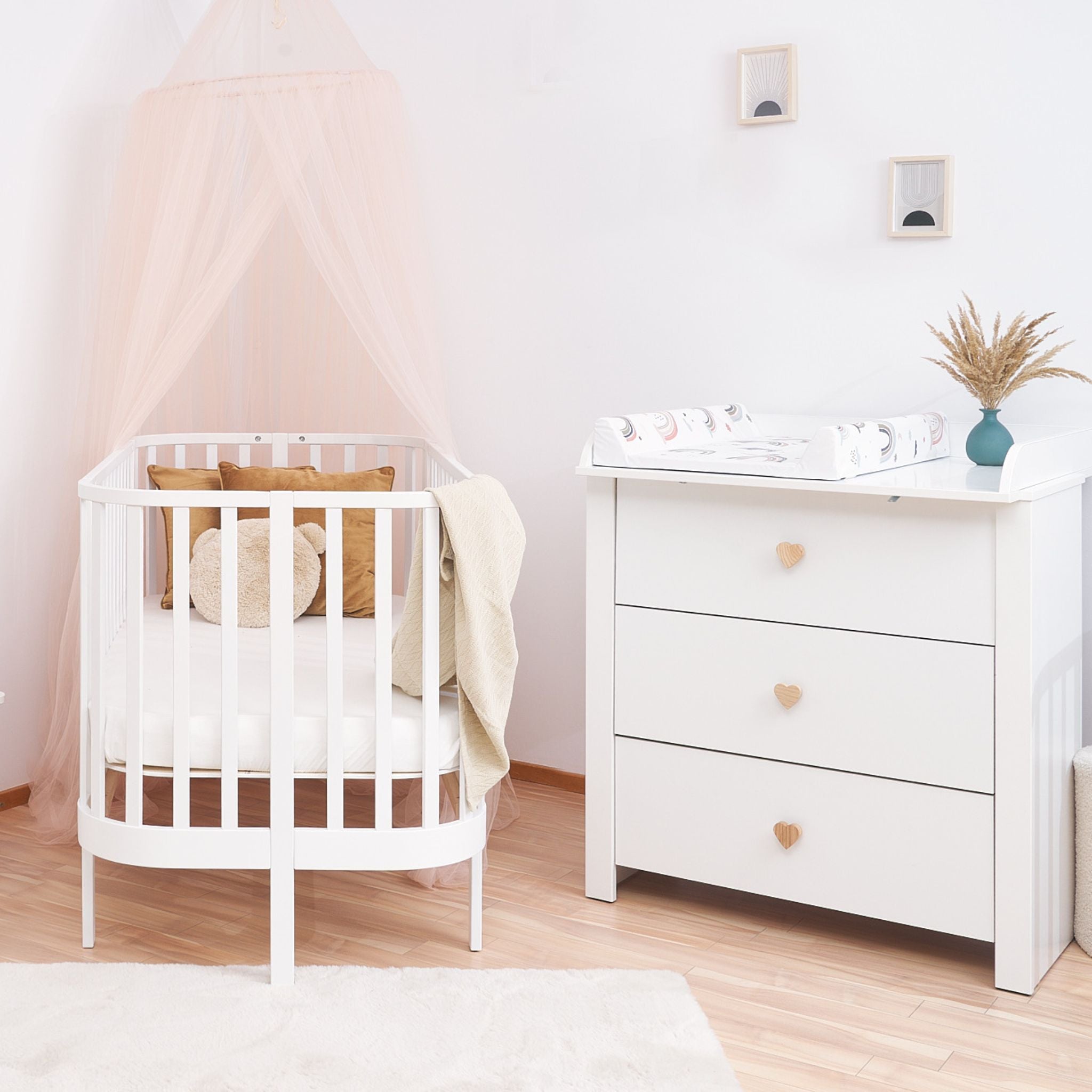 Komoda su vystymo stalu „Little Heart“, balta